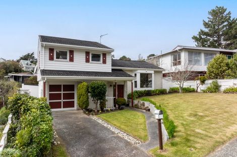 Photo of property in 9 Caesars Place, Churton Park, Wellington, 6037