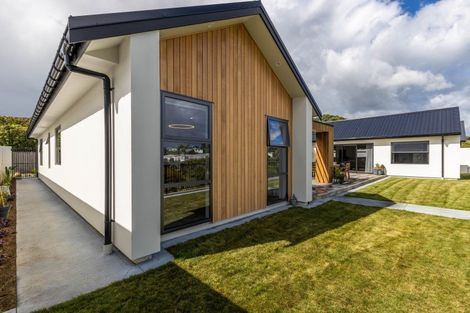 Photo of property in 20b Gordon Street, Glen Avon, New Plymouth, 4312