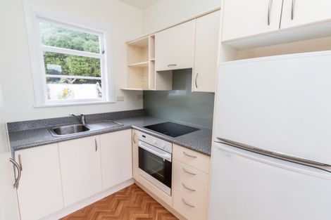 Photo of property in 29a Grass Street, Roseneath, Wellington, 6011