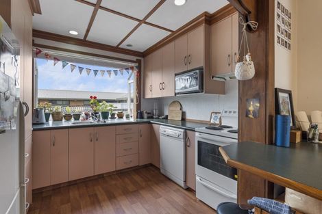 Photo of property in 15 Portia Street, Stratford, 4332