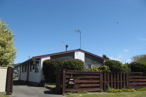 Photo of property in 13 Gibbs Drive, Woodend, 7610