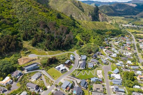 Photo of property in 107 Kakariki Grove, Waikanae, 5036