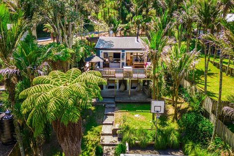 Photo of property in 80 Motutara Road, Muriwai, Waimauku, 0881