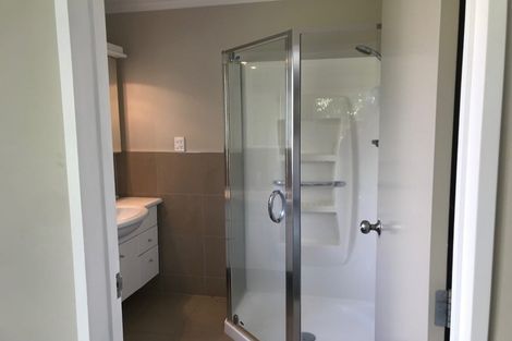 Photo of property in 12 Suncrest Drive, West Harbour, Auckland, 0618