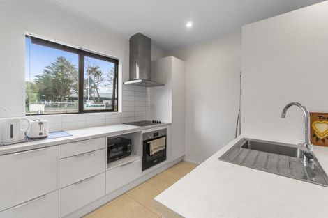 Photo of property in 22 Bader Drive, Mangere, Auckland, 2022