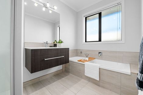 Photo of property in 59 Ladeira Place, Fitzroy, Hamilton, 3206