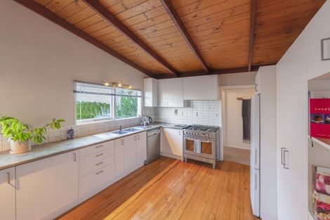 Photo of property in 14 Tensing Place, Khandallah, Wellington, 6035