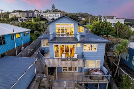 Photo of property in 14 Corlett Road, Plimmerton, Porirua, 5026