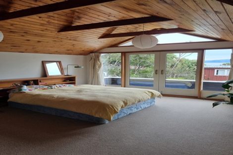 Photo of property in 18a Taungata Road, York Bay, Lower Hutt, 5013