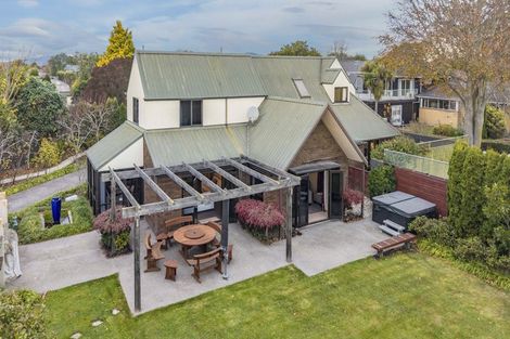 Photo of property in 5 Abbotts Place, Avonhead, Christchurch, 8042