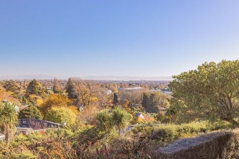 Photo of property in 7b Karitane Drive, Cashmere, Christchurch, 8022
