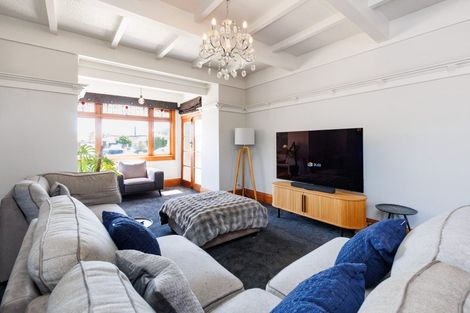 Photo of property in 116 Heretaunga Street, Palmerston North, 4414