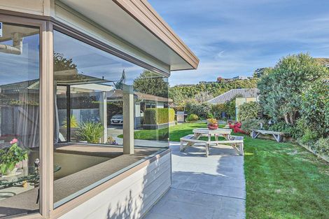 Photo of property in 102 Church Road, Taradale, Napier, 4112