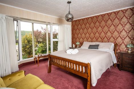 Photo of property in 1 Seymour Street, Picton, 7220