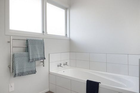 Photo of property in 8a Queen Road, Bellevue, Tauranga, 3110