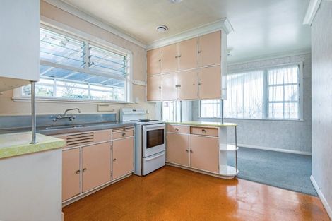 Photo of property in 8 Lowestoft Place, West End, Palmerston North, 4412