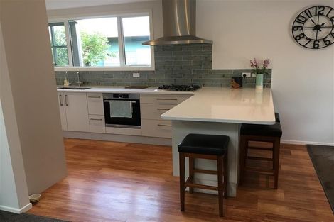 Photo of property in 8 Hollis Road, Paraparaumu Beach, Paraparaumu, 5032