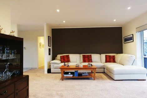 Photo of property in 2/10 Mangarata Avenue, Papatoetoe, Auckland, 2025