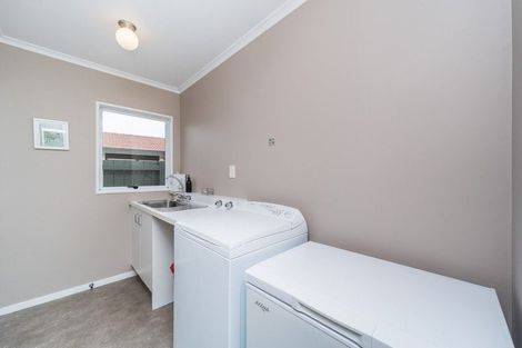 Photo of property in 98 John F Kennedy Drive, Milson, Palmerston North, 4414