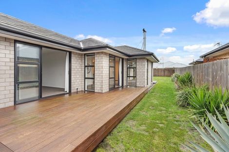 Photo of property in 17 Catchpole Place, Woodend, 7610