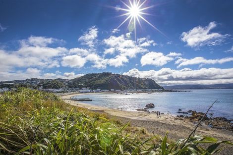 Photo of property in 202 The Esplanade, Island Bay, Wellington, 6023