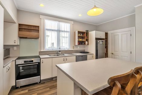 Photo of property in 14 Kings Avenue, Gonville, Whanganui, 4501