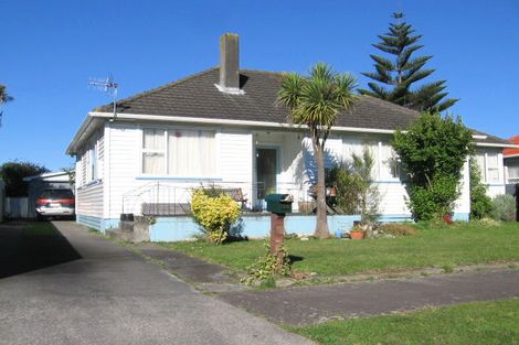 Photo of property in 35 Humber Street, Roslyn, Palmerston North, 4414