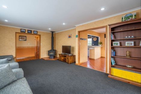 Photo of property in 14 Hollis Road, Paraparaumu Beach, Paraparaumu, 5032