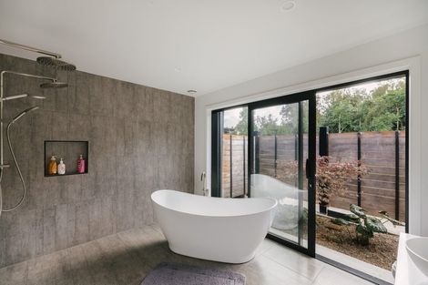 Photo of property in 38a Pohutukawa Drive, Levin, 5571