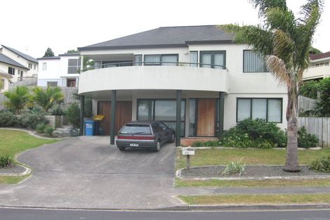 Photo of property in 12 Stephanie Close, Glenfield, Auckland, 0629