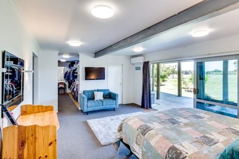 Photo of property in 5 Old Ferry Road, Clive, 4102