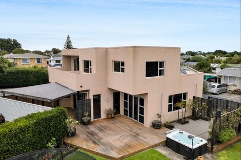 Photo of property in 19 Mccarthy Street, Hawera, 4610