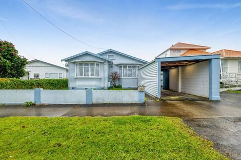 Photo of property in 27 Lyn Street, Lynmouth, New Plymouth, 4310