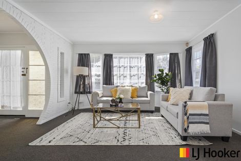 Photo of property in 11 Burndale Terrace, Manurewa, Auckland, 2102