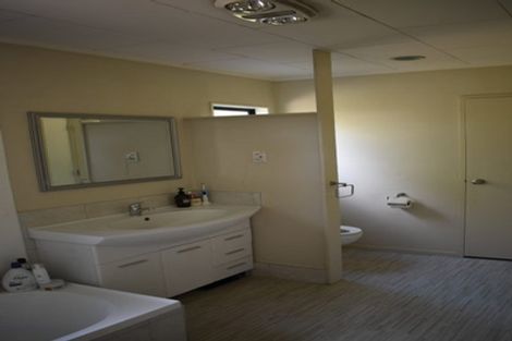 Photo of property in 3/296 Sunset Road, Windsor Park, Auckland, 0632