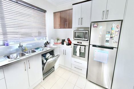 Photo of property in 35 Trotting Terrace, Fairview Heights, Auckland, 0632