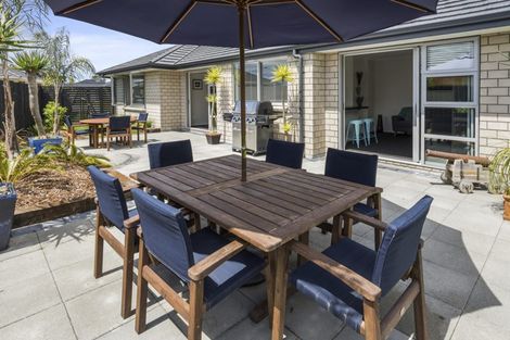 Photo of property in 31 Leet Crescent, Papamoa Beach, Papamoa, 3118