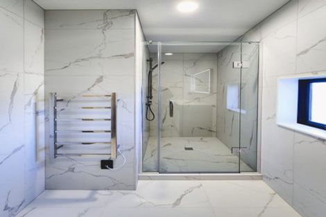 Photo of property in 2a Embling Place, Eastern Beach, Auckland, 2012