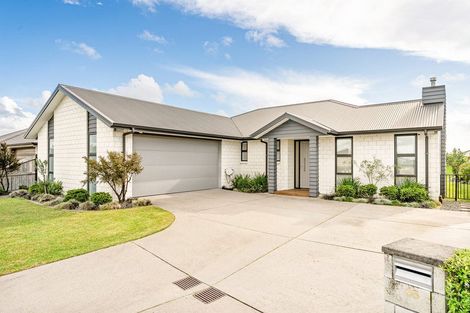 Photo of property in 35 Harding Drive, Papamoa Beach, Papamoa, 3118