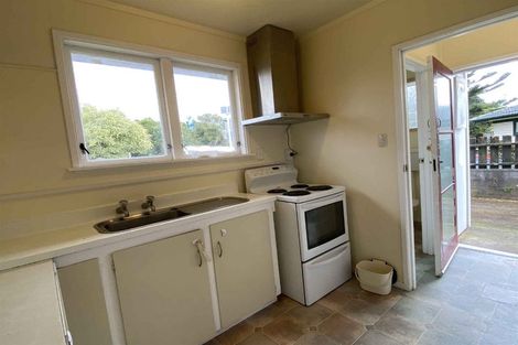 Photo of property in 71 Seaview Road, Glenfield, Auckland, 0629