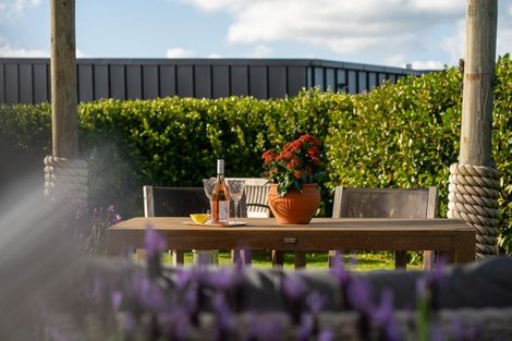 Photo of property in 18 Takahe Drive, Paraparaumu Beach, Paraparaumu, 5032