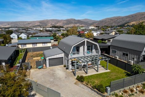 Photo of property in 9 Austral Place, Cromwell, 9310