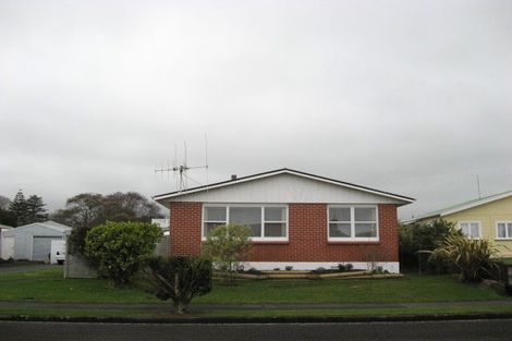Photo of property in 63 Karaka Crescent, Levin, 5510