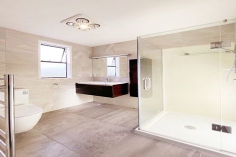 Photo of property in 22f Manuka Road, Glenfield, Auckland, 0629