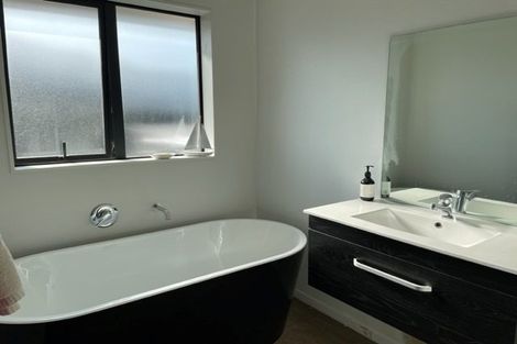 Photo of property in 4 Fearne Drive, Woodend, 7610