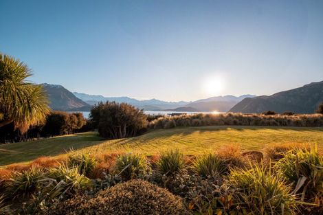 Photo of property in 24 Briar Bank Drive, Wanaka, 9305