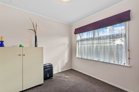 Photo of property in 29 Lyndhurst Road, Te Atatu South, Auckland, 0610