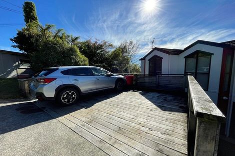Photo of property in 2a Donald Crescent, Karori, Wellington, 6012
