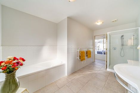 Photo of property in 1 Oakmont, Heretaunga, Upper Hutt, 5018