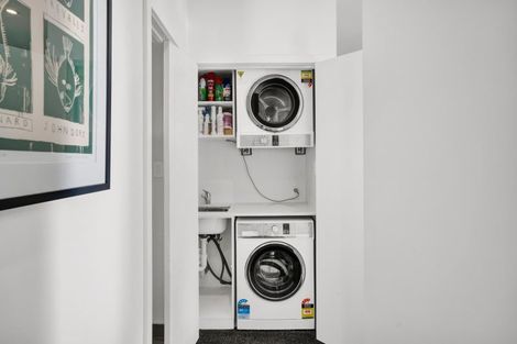 Photo of property in 15 Bracken Street, New Plymouth, 4310